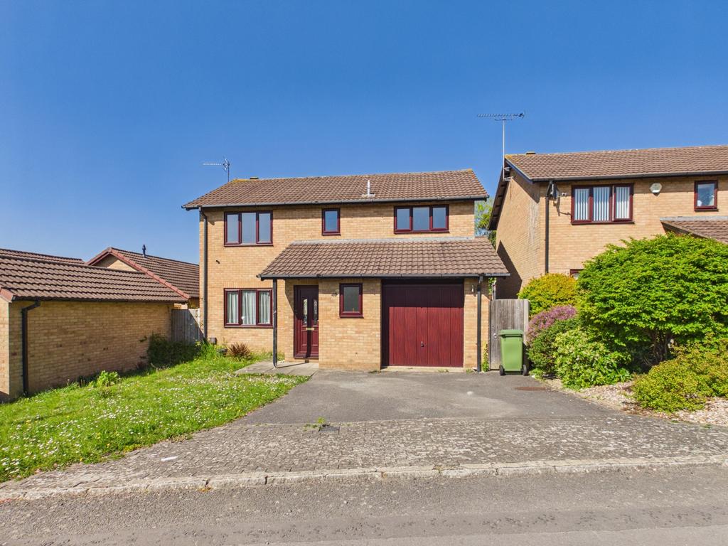 4 bedroom detached house to rent