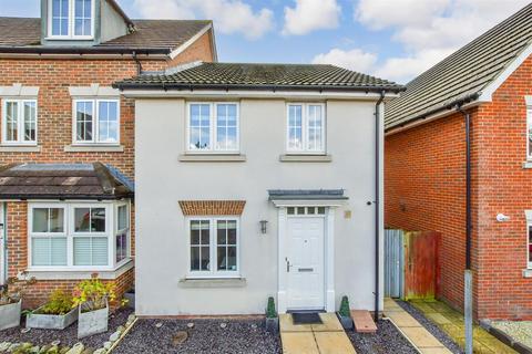 3 bedroom end of terrace house for sale, Cantium Place, Snodland, Kent