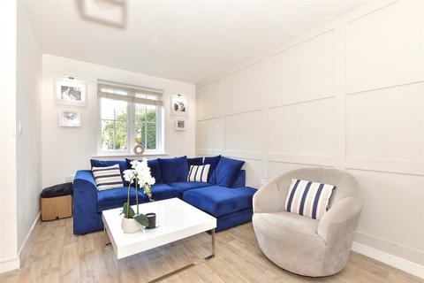 3 bedroom end of terrace house for sale, Cantium Place, Snodland, Kent