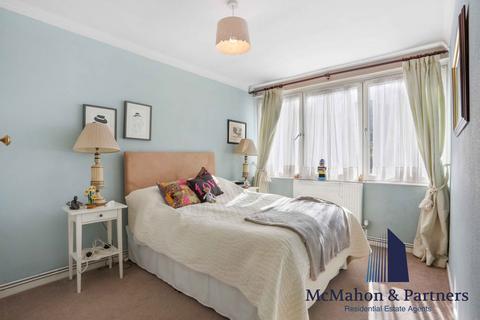 3 bedroom flat for sale, Dunsterville Way, London, SE1