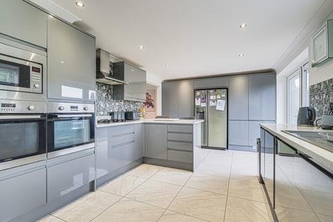 4 bedroom semi-detached house for sale, Keats Walk, Rayleigh, SS6