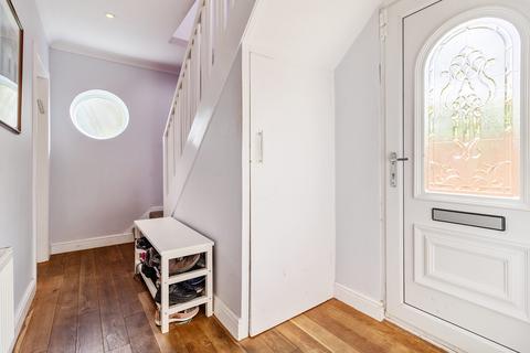 91 Hillside Avenue, Borehamwood, WD6 1HH