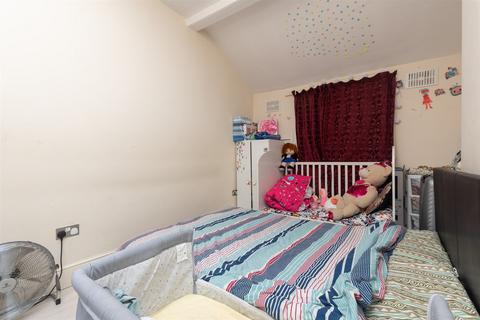 1 bedroom flat for sale, Glenny Road, Barking, Essex