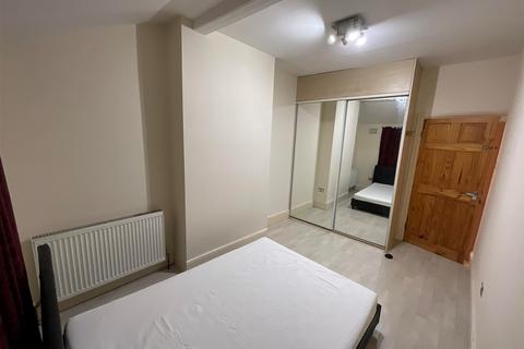 1 bedroom flat for sale, Glenny Road, Barking, Essex