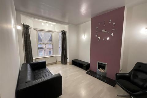 1 bedroom flat for sale, Glenny Road, Barking, Essex