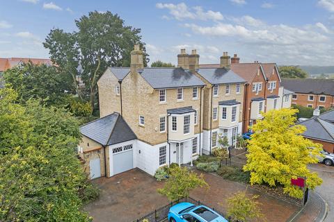 5 bedroom detached house for sale, Barnetson Place, Dunmow