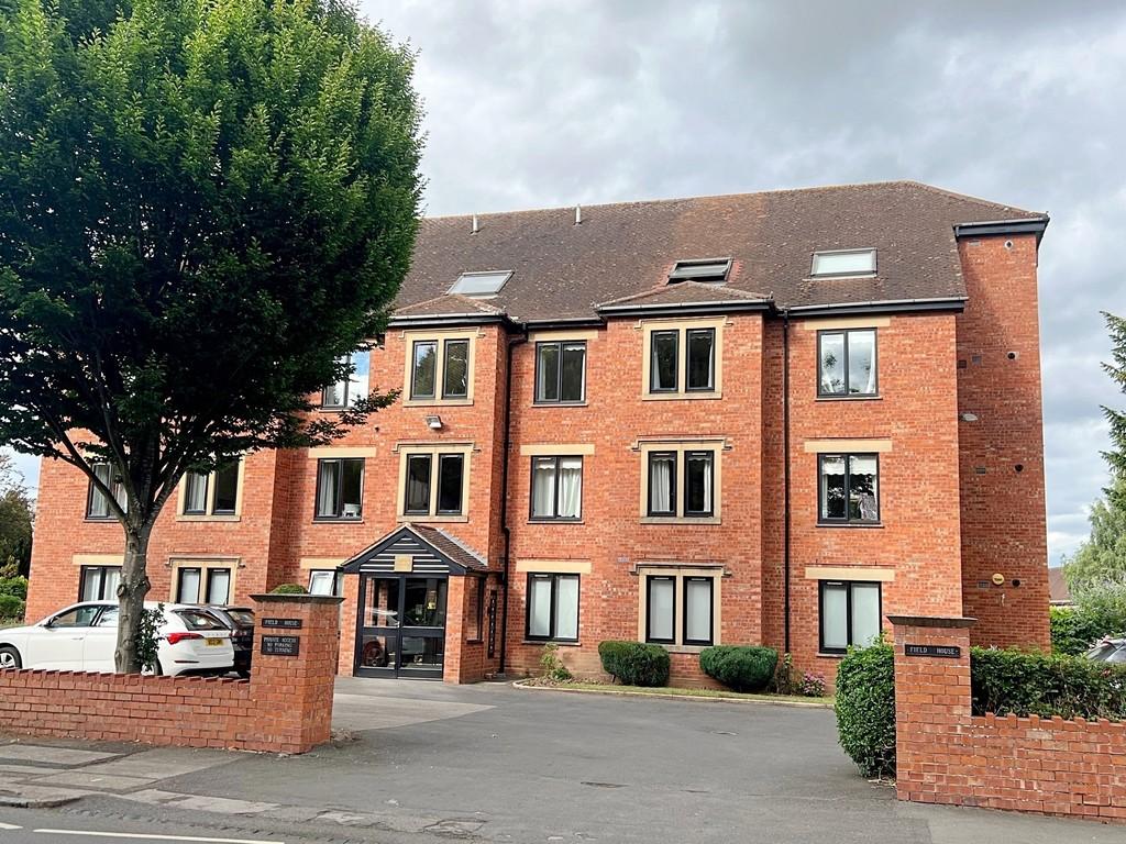 Priory Road, Kenilworth 2 bed ground floor flat for sale £325,000