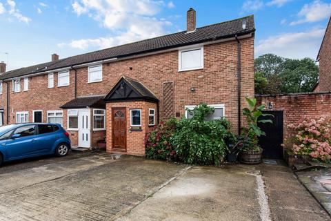 2 bedroom end of terrace house for sale, Hatch Gardens, Tadworth KT20