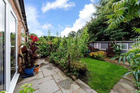 26 Hatch Gardens, Tadworth, KT20 5JS