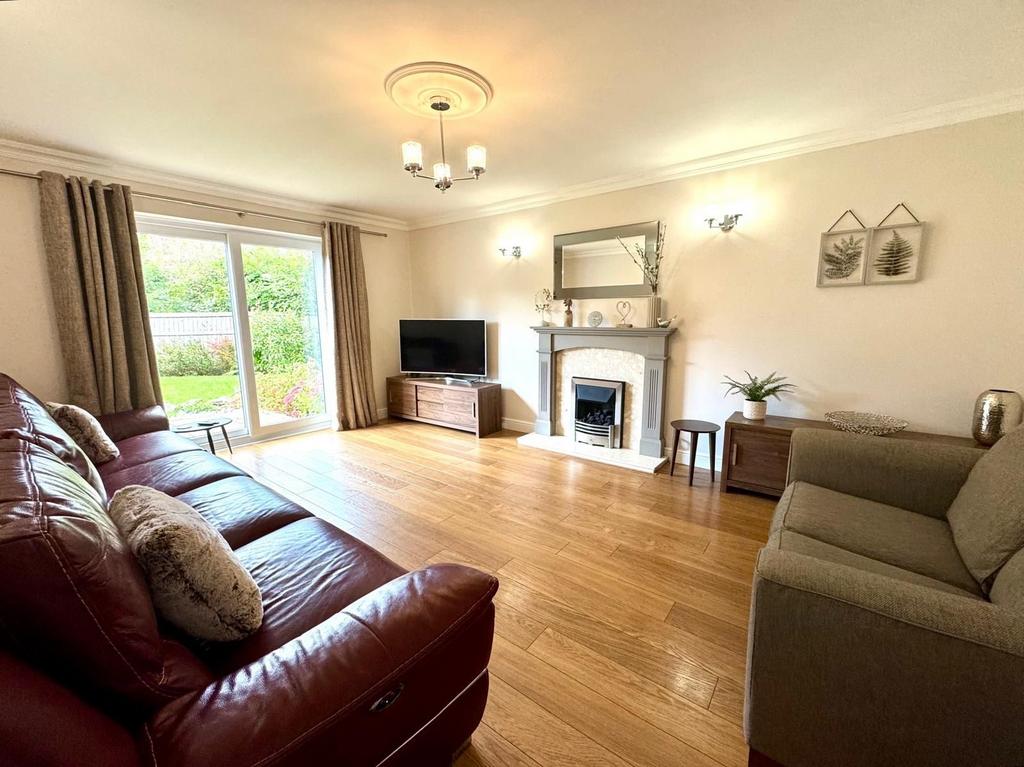 Haydon Wick, Swindon SN25 5 bed detached house for sale £550,000