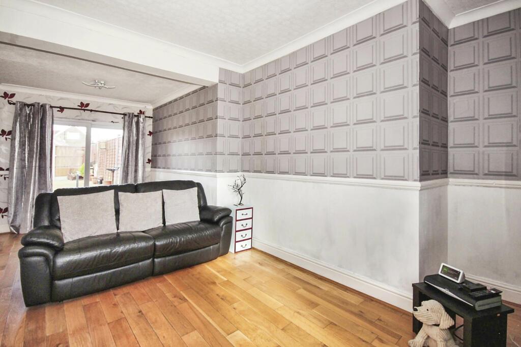 Jackers Road, Coventry CV2 3 bed semidetached house to rent £1,200 pcm (£277 pw)