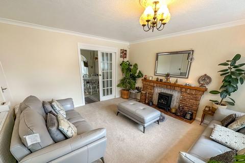 3 bedroom semi-detached house for sale, Regency Close, Nuneaton CV10