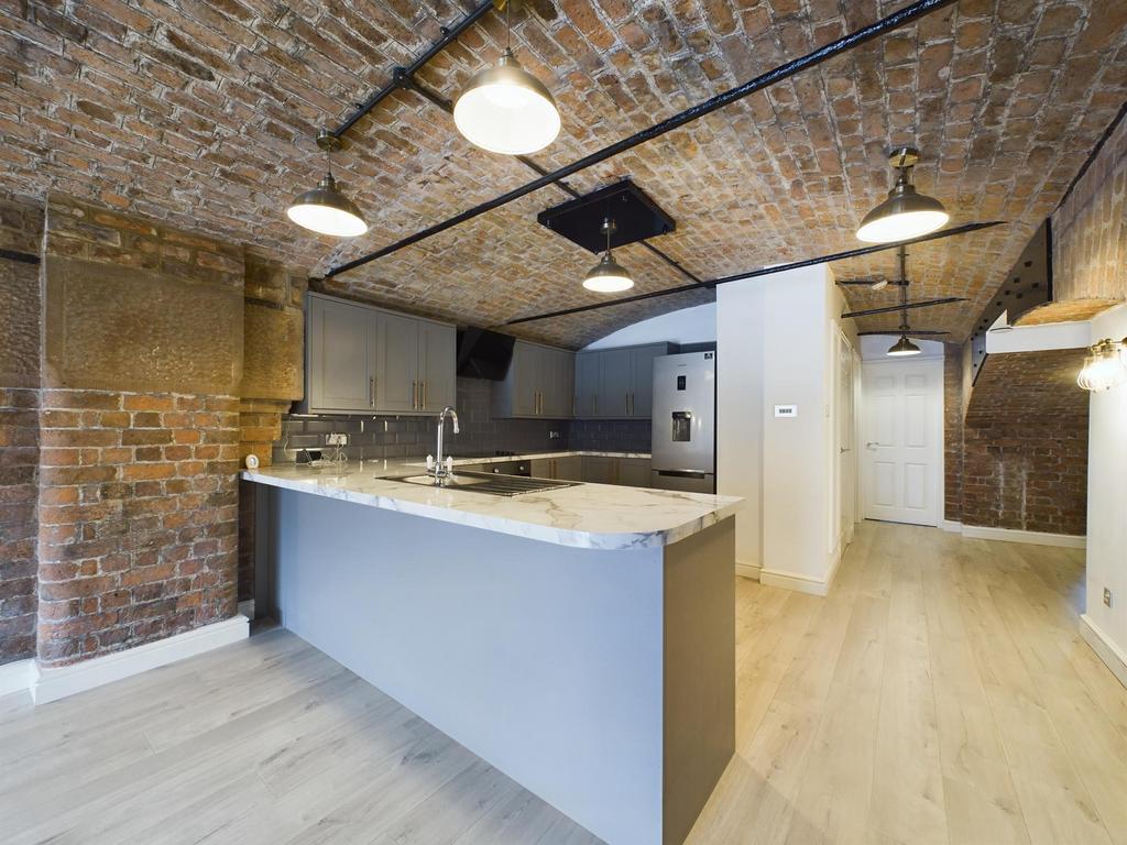 Waterloo Warehouse, Liverpool L3 2 bed flat to rent £1,200 pcm (£277 pw)