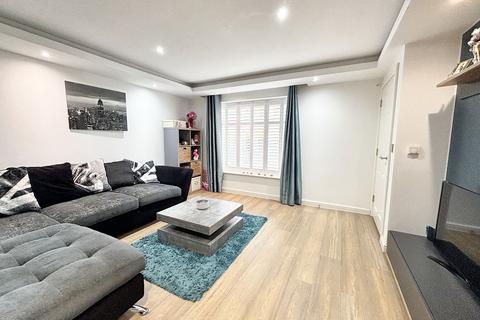 4 bedroom property for sale, Juniper Gardens, Manchester M28