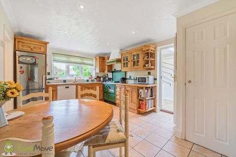 4 bedroom detached house for sale, Valley Way, Tadley RG26