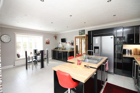 4 bedroom detached house for sale, Hackensall Road, Knott End On Sea, Poulton-le-Fylde, FY6