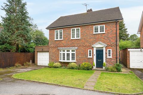 Woodland Close, Weybridge, KT13