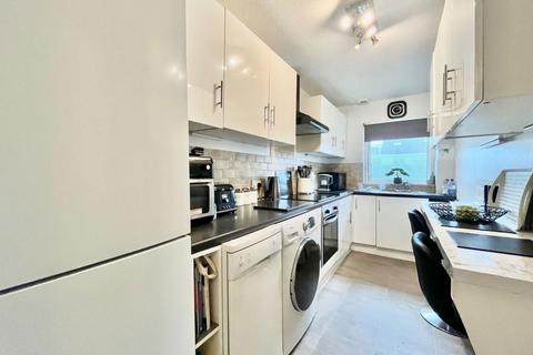 2 bedroom flat for sale, Hayes Court, Totnes Road, Paignton