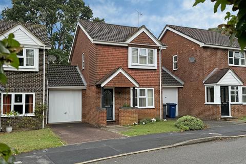 15 High Ridge, Godalming, GU7 1YE