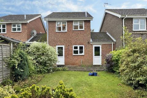 15 High Ridge, Godalming, GU7 1YE