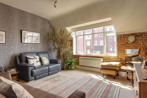 2 bedroom flat for sale, Bolebrooke Road, Bexhill-On-Sea