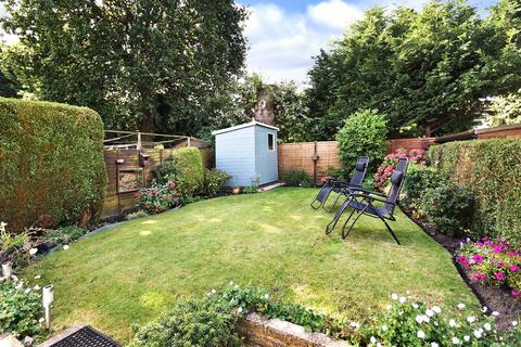 3 bedroom semi-detached house for sale, Yattendon Road, Horley, Surrey, RH6