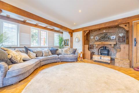 6 bedroom detached house for sale, SOUTHBOURNE GROVE, Westcliff-On-Sea