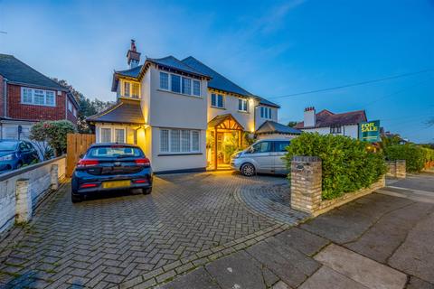 6 bedroom detached house for sale, SOUTHBOURNE GROVE, Westcliff-On-Sea