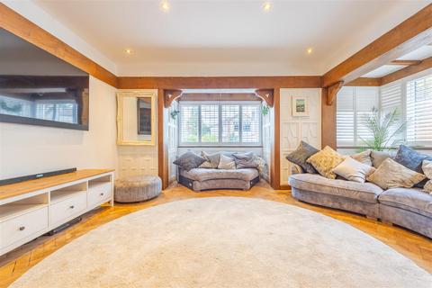 6 bedroom detached house for sale, SOUTHBOURNE GROVE, Westcliff-On-Sea