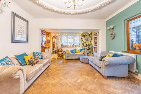 6 bedroom detached house for sale, SOUTHBOURNE GROVE, Westcliff-On-Sea