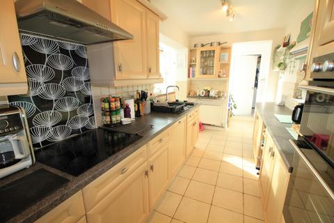 4 bedroom detached house to rent, Bankfield Drive, Nottingham, NG9