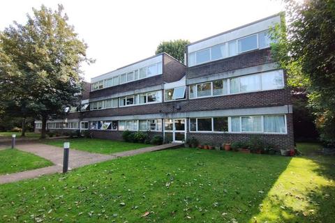 2 bedroom flat for sale, Chessington Road, Epsom KT17