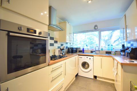 2 bedroom flat for sale, Chessington Road, Epsom KT17