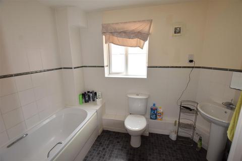 2 bedroom apartment to rent, Dovedale, Redhouse