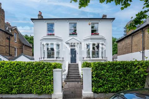 2 bedroom flat to rent, Cavendish Road, London, NW6