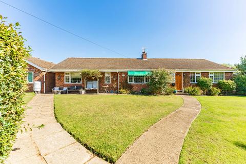 5 bedroom detached bungalow for sale, The Paddock, Happisburgh