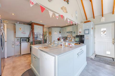 5 bedroom detached bungalow for sale, The Paddock, Happisburgh