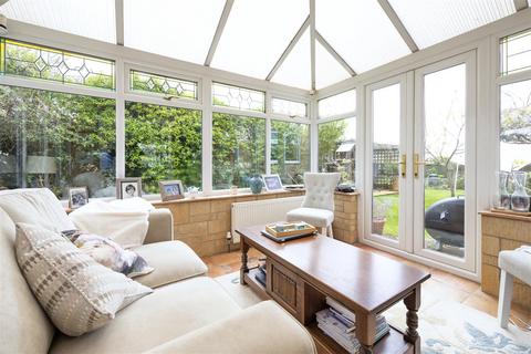 22 Holmeleaze, Steeple Ashton, Trowbridge, BA14 6EH