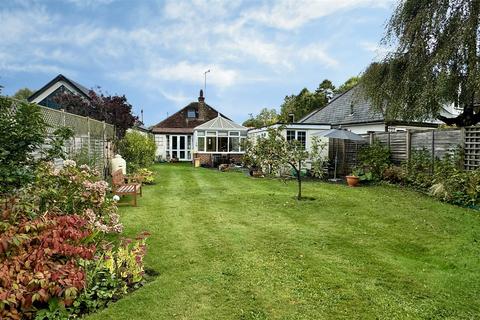 63 Minster Road, Godalming, GU7 1SR