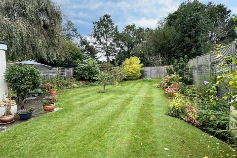 63 Minster Road, Godalming, GU7 1SR