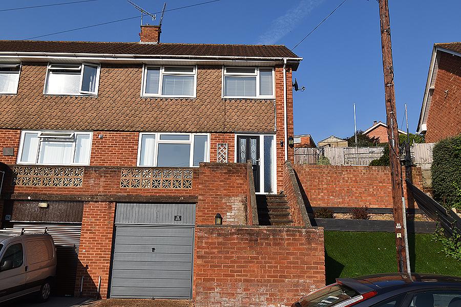 Iolanthe Drive, Beacon Heath, Exeter... 3 bed end of terrace house for