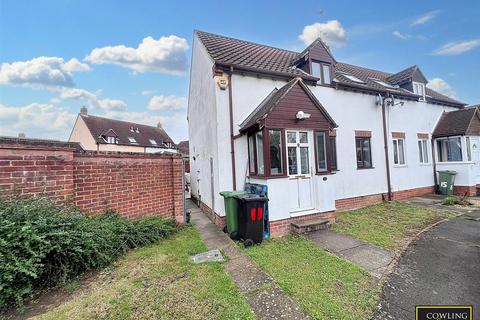 2 bedroom end of terrace house for sale, Heathercroft Road, Wickford