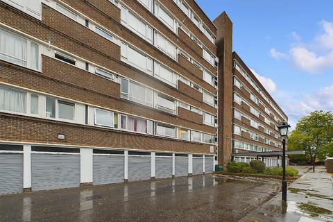 2 bedroom apartment for sale, Lemare Lodge, Bromley BR2