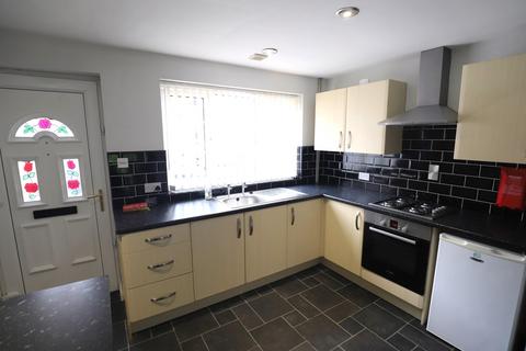 3 bedroom detached house to rent, Stanley Road, Hartshill, Stoke-on-Trent, ST4