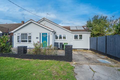 4 bedroom detached bungalow for sale, Meadow Road, Hullbridge, SS5