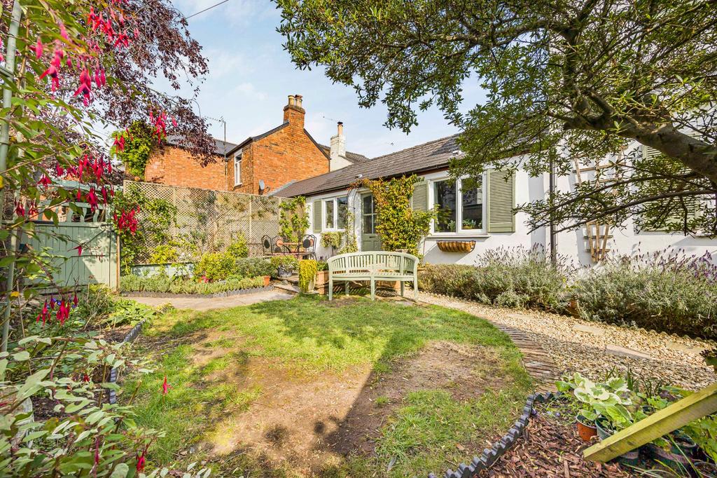 Ryeworth Road, Charlton Kings... 2 bed link detached house for sale £