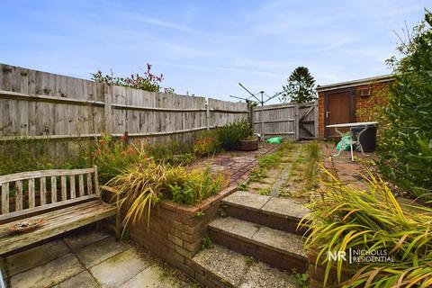 20 Headley Grove, Tadworth, KT20 5JF