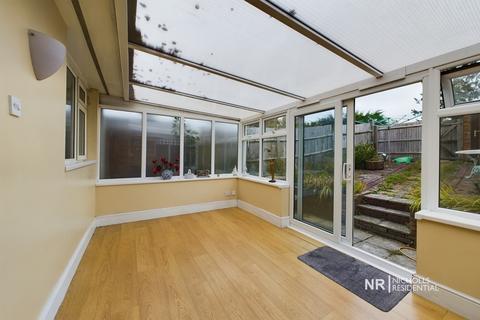 20 Headley Grove, Tadworth, KT20 5JF