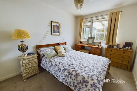 20 Headley Grove, Tadworth, KT20 5JF