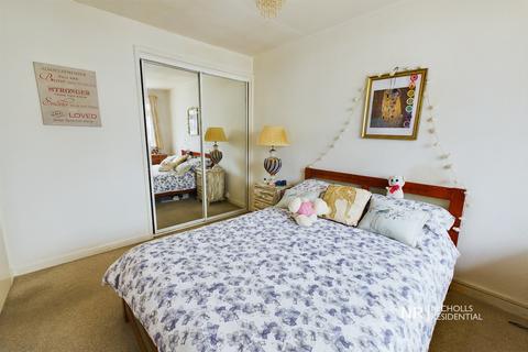 20 Headley Grove, Tadworth, KT20 5JF